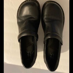 Like new BOC clogs black leather